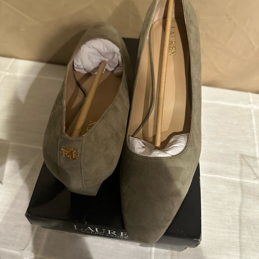 Lauren Ralph Lauren Green Heels Elegant Design